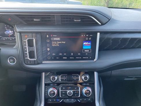Used 2023 GMC Yukon XL Denali w/ Denali Reserve Package AWD/4WD image 13