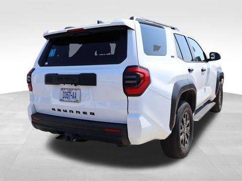 Used 2025 Toyota 4Runner SR5 AWD/4WD image 20