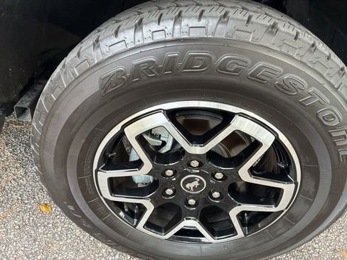 Used 2025 Ford Bronco Outer Banks image 17