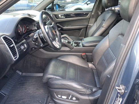 Used 2019 Porsche Cayenne AWD/4WD image 10