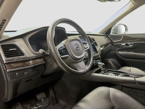 Used 2018 Volvo XC90 T5 Momentum w/ Convenience Package image 10