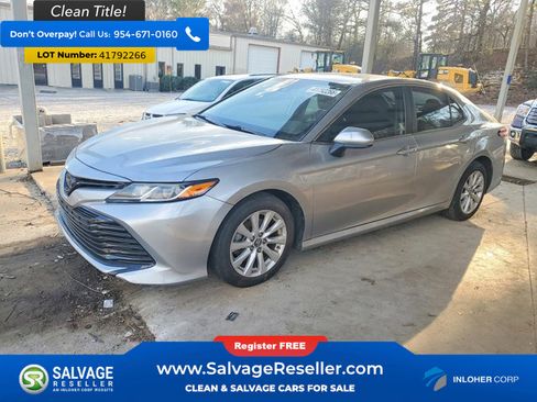 Used 2019 Toyota Camry LE image 1