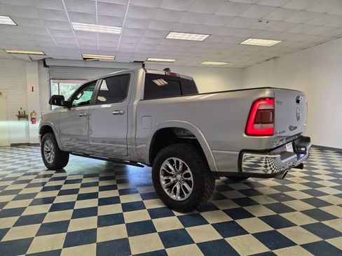 Used 2019 RAM 1500 Laramie AWD/4WD image 5