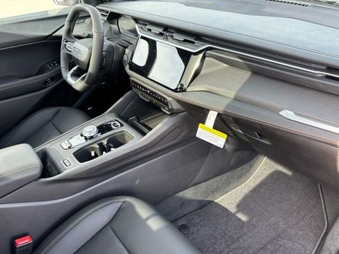 New 2026 Jeep Cherokee Overland AWD/4WD image 24