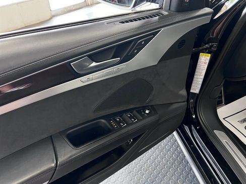 Used 2014 Audi S8 image 13