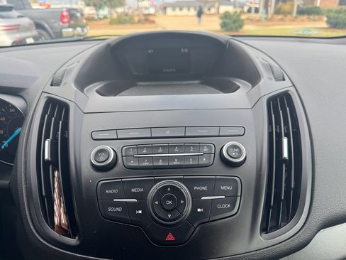 Used 2019 Ford Escape S image 23