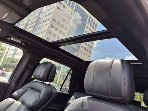 New 2025 Lincoln Navigator L Reserve w/ Jet Appearance Package AWD/4WD image 9