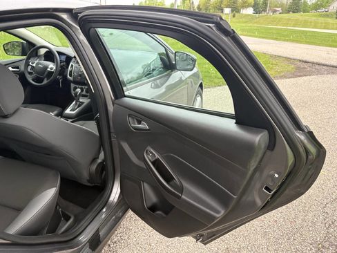 Used 2014 Ford Focus SE FWD image 27