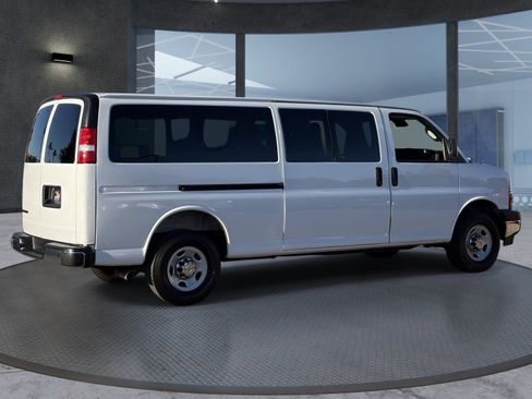Certified 2025 Chevrolet Express 3500 LT w/ LT Preferred Equipment Group RWD image 6