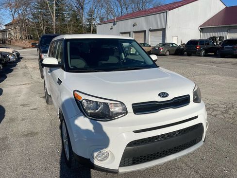 Used 2019 Kia Soul + image 7