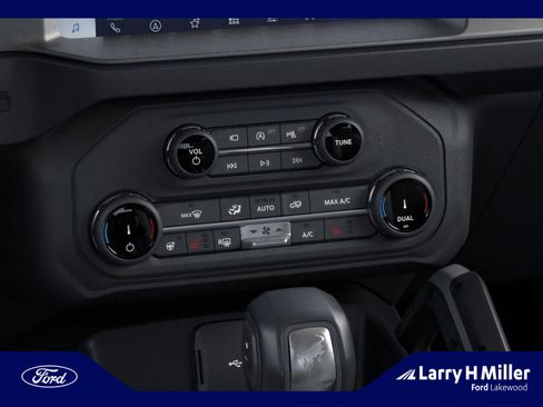 New 2025 Ford Bronco Outer Banks w/ Sasquatch Package AWD/4WD image 16