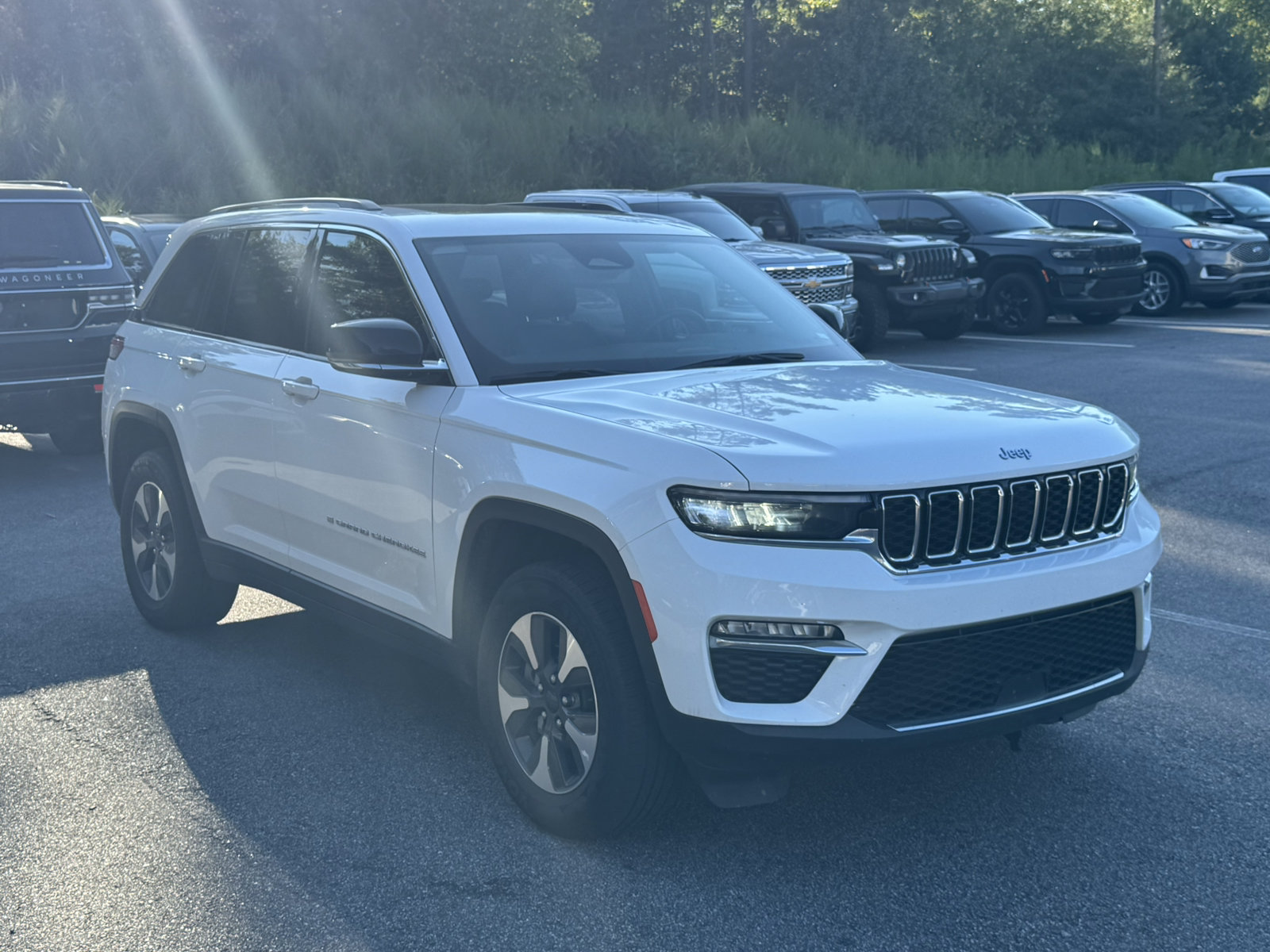 Used 2024 Jeep Grand Cherokee Limited 4xe AWD/4WD image 3