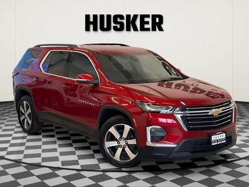 Used 2023 Chevrolet Traverse LT w/ LT Premium Package AWD/4WD image 1