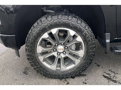 Used 2024 Chevrolet Silverado 1500 High Country w/ Technology Package image 10