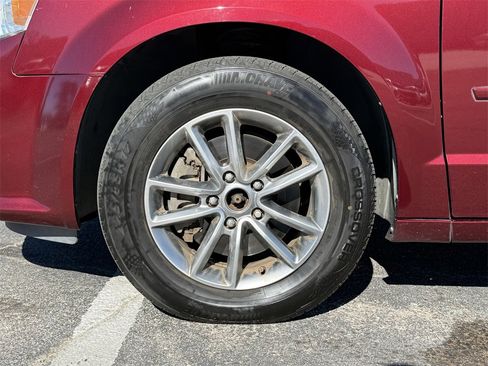 Used 2017 Dodge Grand Caravan SE image 9