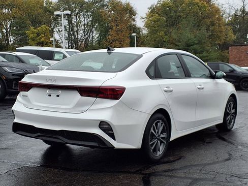 Used 2023 Kia Forte LXS w/ LXS Technology Package image 7