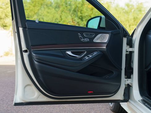 Used 2019 Mercedes-Benz S 450 Sedan image 27