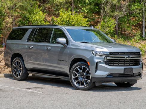 Used 2022 Chevrolet Suburban RST w/ Luxury Package AWD/4WD image 3