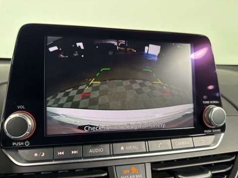 Used 2025 Nissan Altima 2.5 SV image 24