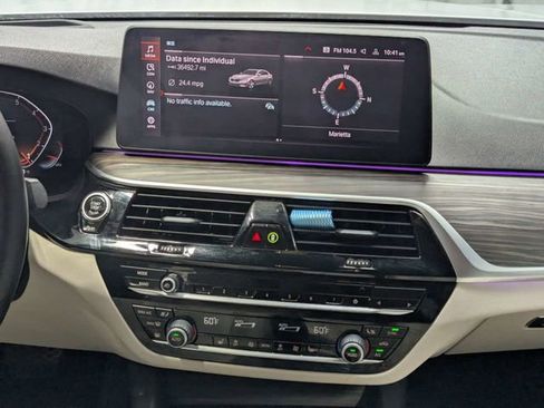 Used 2021 BMW 530i w/ Premium Package image 12