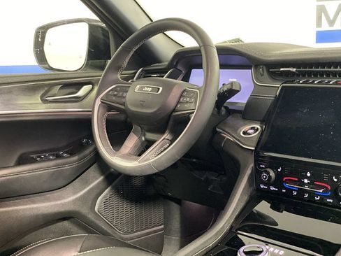 Used 2024 Jeep Grand Cherokee L Limited w/ Black Appearance Package RWD image 10