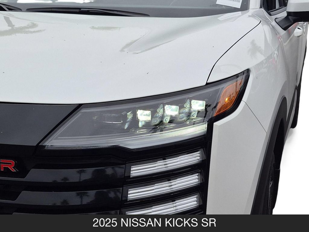 Certified 2025 Nissan Kicks SR FWD image 10