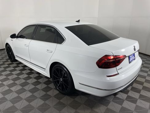 Used 2017 Volkswagen Passat 1.8T R-Line image 8
