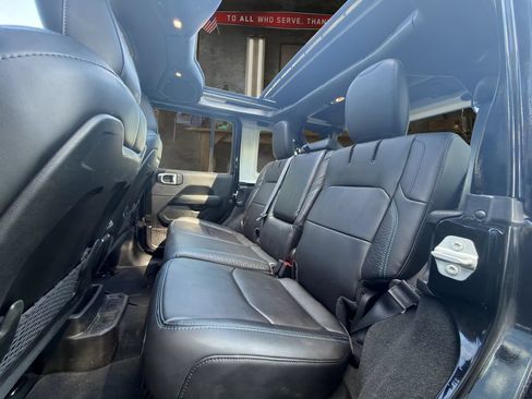 Used 2024 Jeep Wrangler High Altitude AWD/4WD image 14