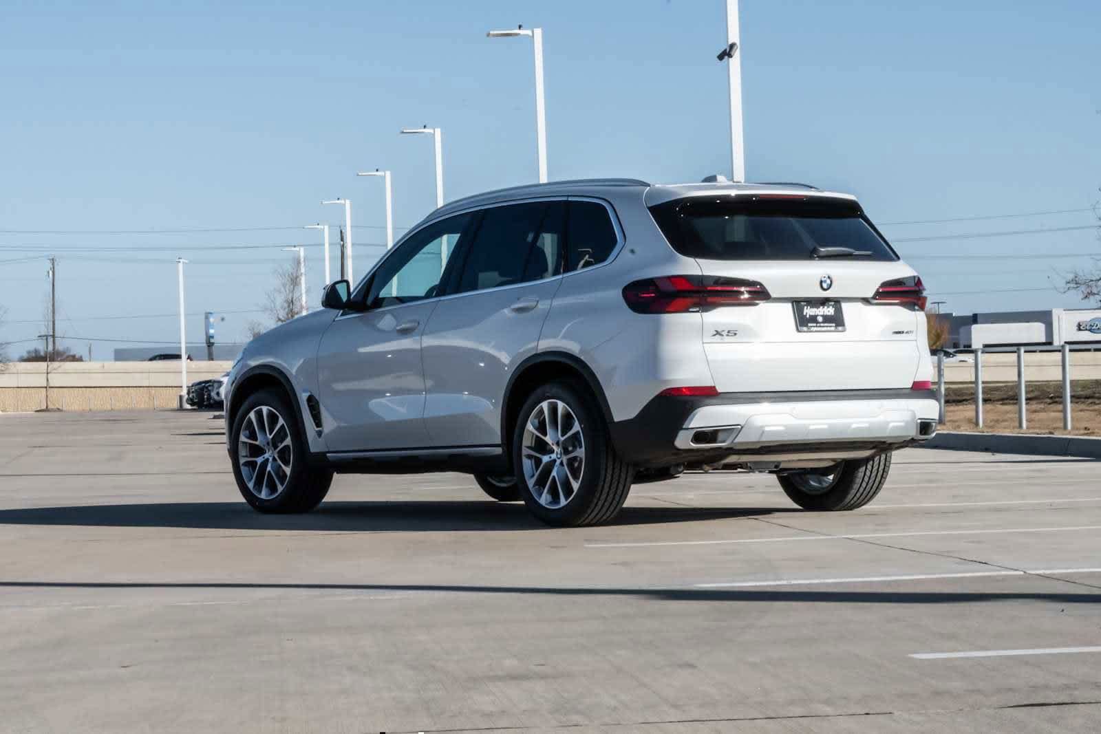 Used 2026 BMW X5 sDrive40i w/ Climate Comfort Package RWD image 2