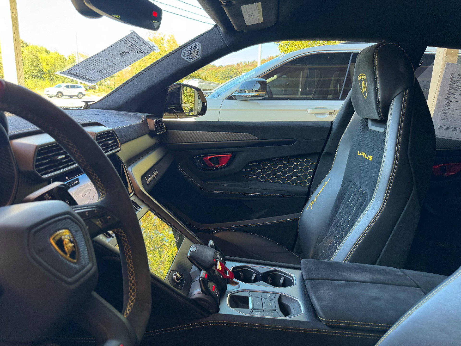 Used 2023 Lamborghini Urus Performante AWD/4WD image 21