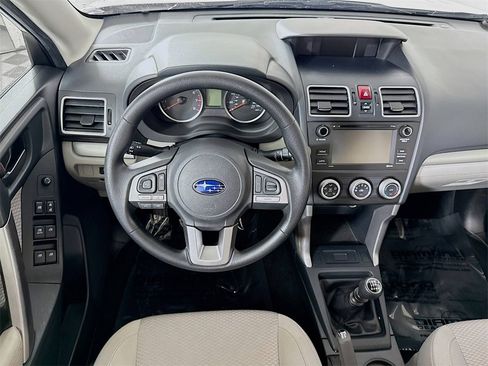 Used 2017 Subaru Forester 2.5i image 3