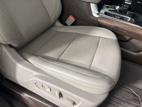 Used 2022 GMC Sierra 1500 SLT w/ SLT Convenience Package image 31