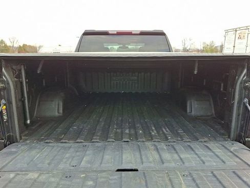 Used 2022 GMC Sierra 1500 SLE image 28