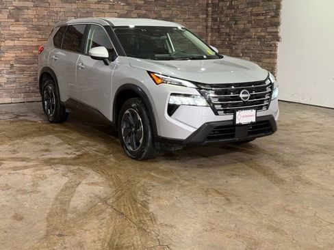 Certified 2025 Nissan Rogue SV image 2