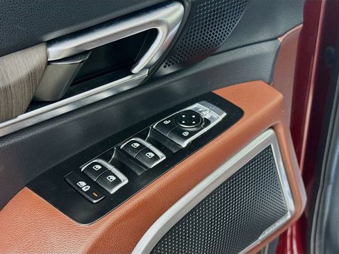 Used 2023 Kia Telluride EX w/ EX Captain's Chair Package FWD image 22
