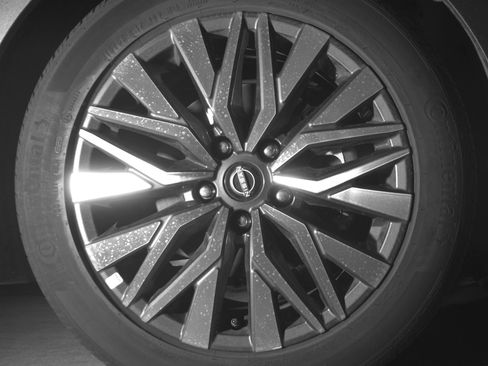 Used 2025 Nissan Altima 2.5 SV FWD image 13