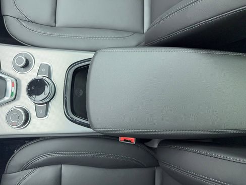 New 2025 Alfa Romeo Stelvio Sprint w/ Convenience Package image 29