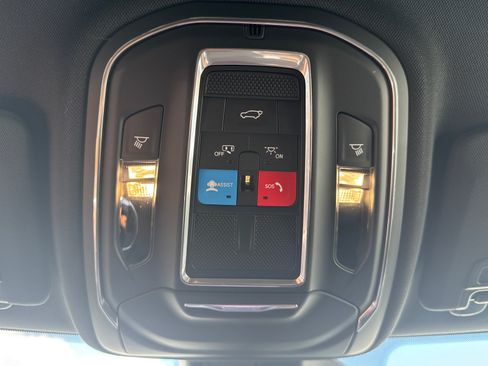 Used 2025 Jeep Grand Cherokee Limited AWD/4WD image 25