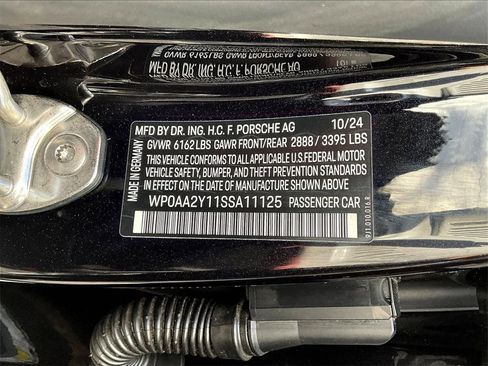 Used 2025 Porsche Taycan image 34