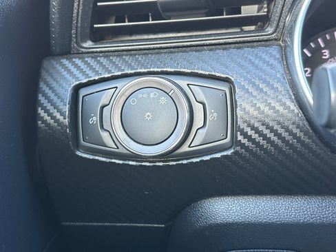 Used 2018 Ford Mustang Coupe image 39