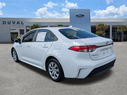 Used 2023 Toyota Corolla LE image 5