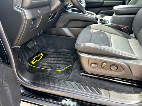 Used 2023 Chevrolet Colorado LT w/ LT Convenience Package II image 19