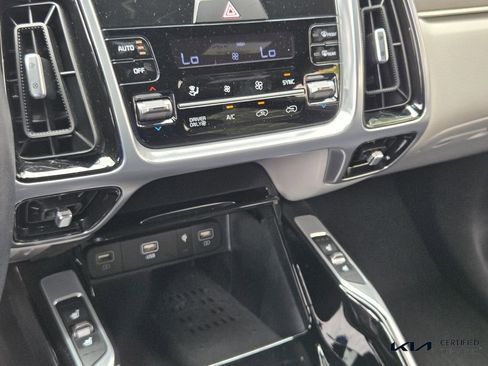Certified 2023 Kia Sorento SX Prestige AWD/4WD image 28