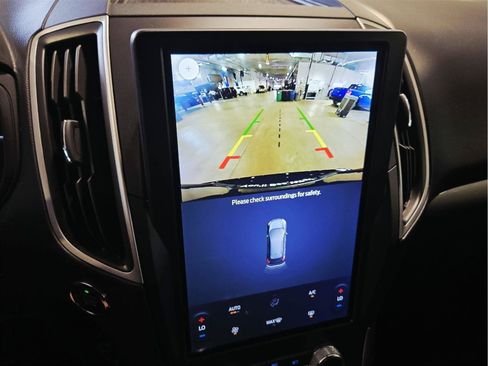 Used 2023 Ford Edge SE w/ Black Appearance Package AWD/4WD image 26