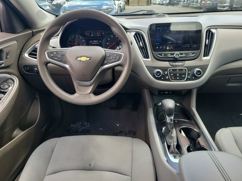 Used 2022 Chevrolet Malibu LT FWD image 10