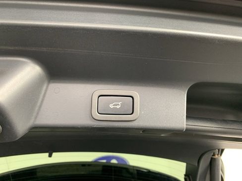 Used 2022 Jaguar F-PACE S image 37