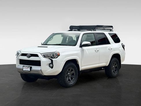 Used 2016 Toyota 4Runner Trail Premium AWD/4WD image 3