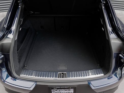 Used 2025 Porsche Cayenne Coupe image 26