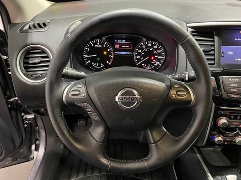 Certified 2018 Nissan Pathfinder SV image 13
