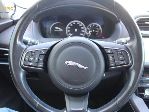 Used 2017 Jaguar F-PACE Prestige image 17